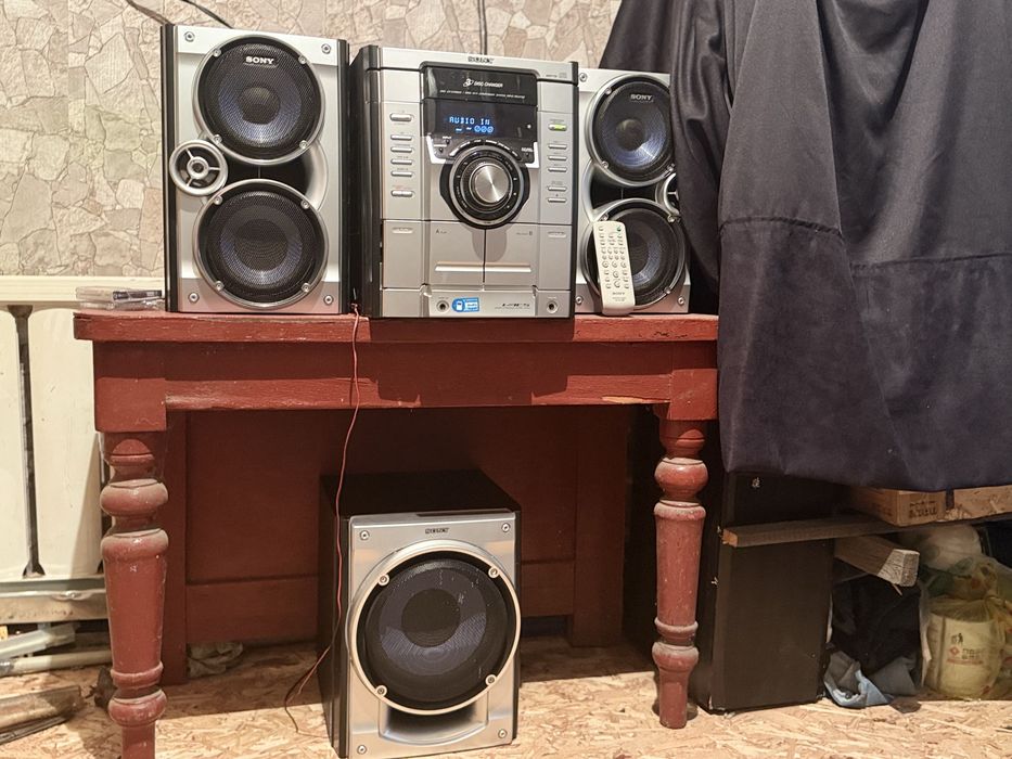 Продам музыкальнай Центр Сони