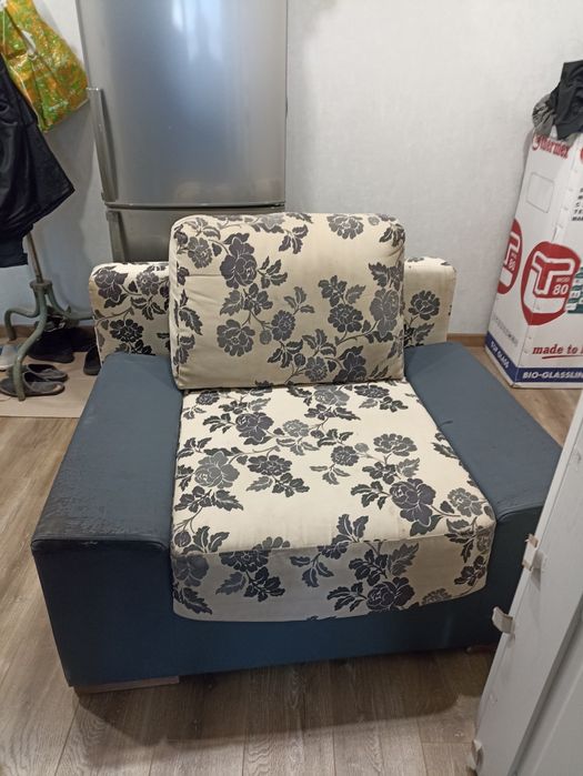 Продам кресло в нормальном состоянии