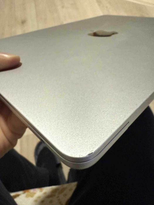 MacBook Air M2 13.6” 8GB RAM – Space Gray