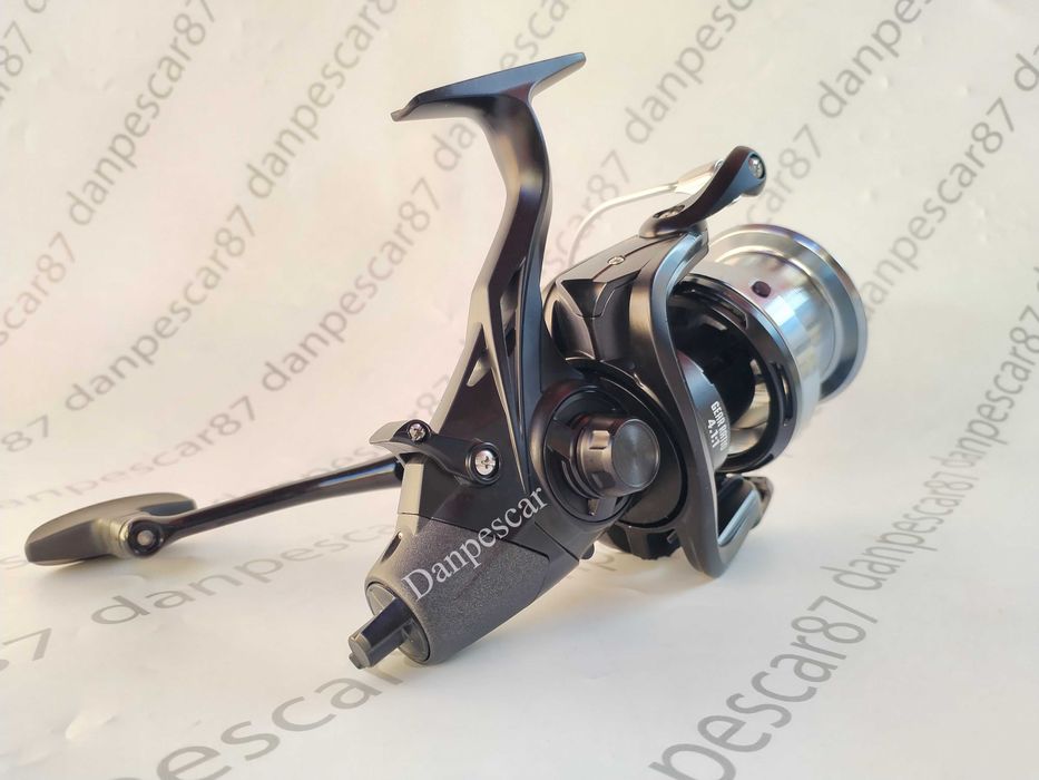 Mulinetă Crap PRO FL Strategist Baitfeeder SB8000 Long Cast 0,30/420m
