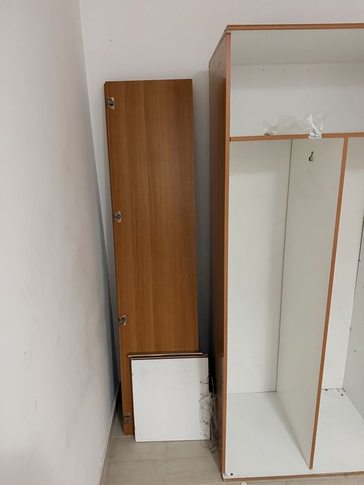 Dulap haine cu 2 uși și oglindă – culoare lemn