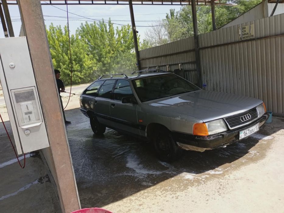 Ауди 100 универсал
