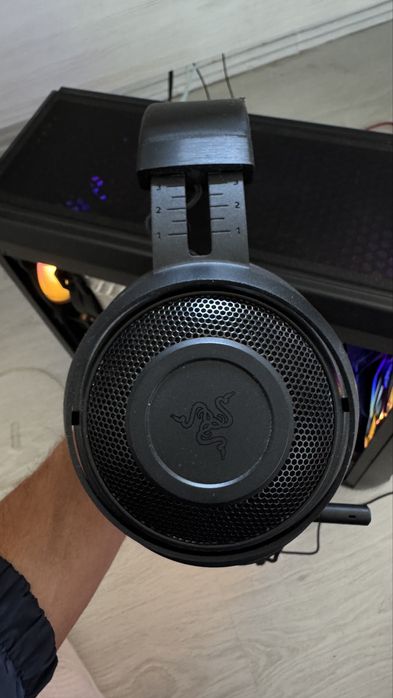 Геймърски компютър + 144hz монитор