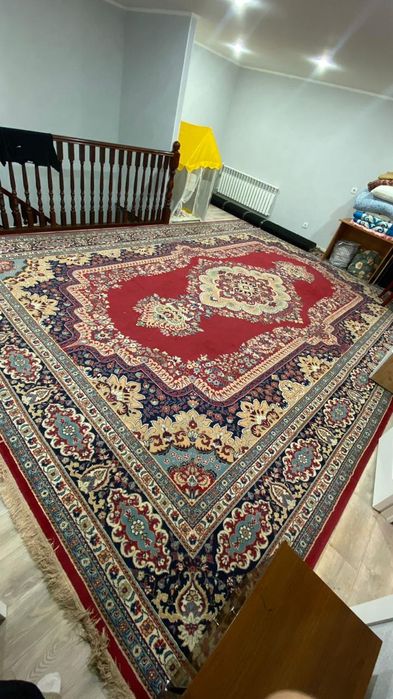 Продается ковер.