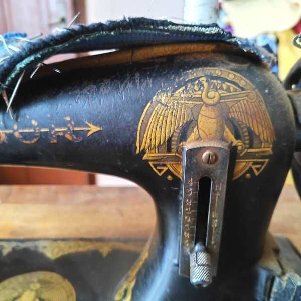 Ретро шевна машина-масичка