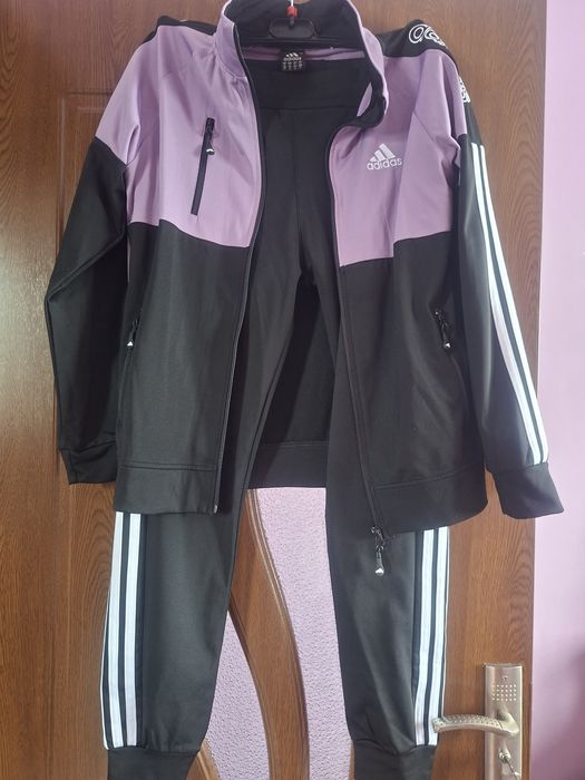 Vând Trening Damă Adidas Mărimea XL