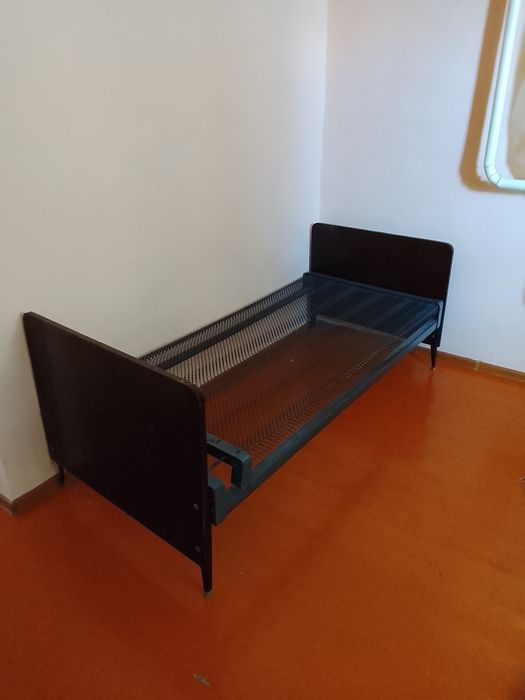 Продам кровати 3 шт