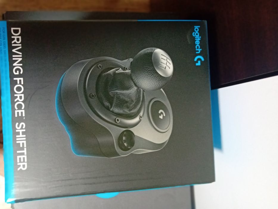 Vând volan Logitech g923 cu cadru [schimb cu cross/atv]