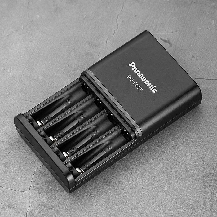 Panasonic Eneloop Pro зарядное устройство + батарейки 4 штуки  JAPAN