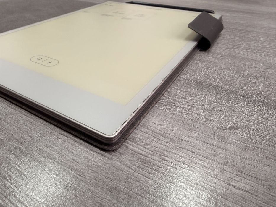 reMarkable Paper Pro – funcțional, cu mic defect estetic + pen nou