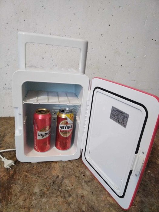 Мини хладилник COOLER BOX
с обем 8 литра / Cold 55W /Hot 45W
ниска кон