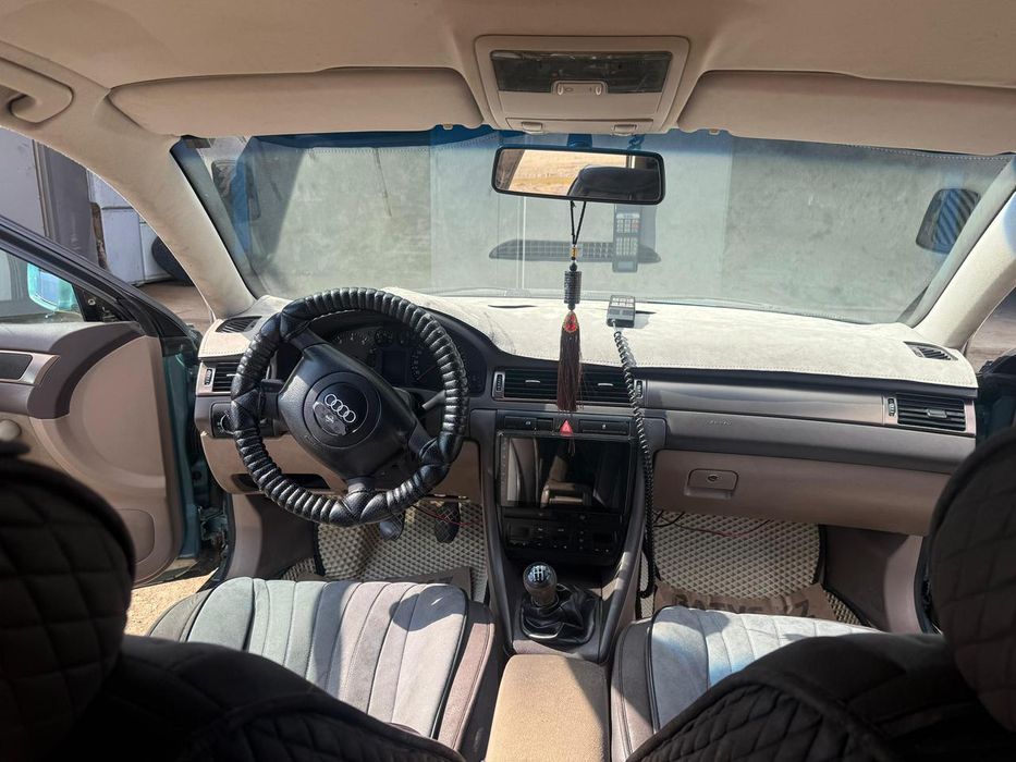 Машина сатылады.