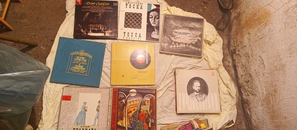 Продавам грамофонни плочи в много добро състояние