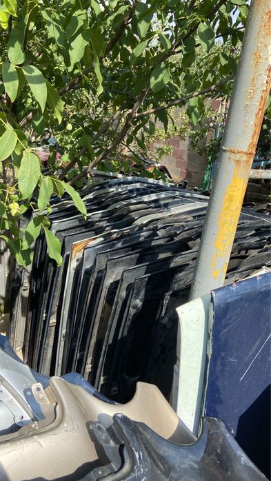 Мерседес лупарик 210 капот