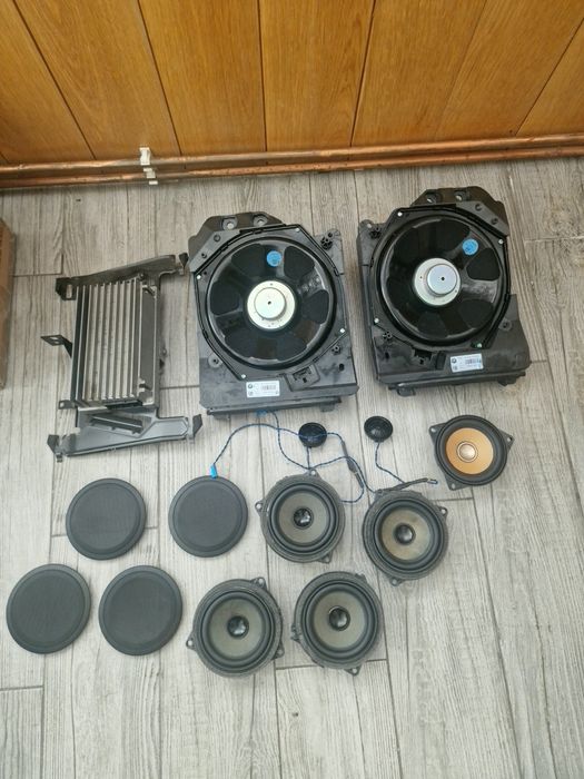 Sistem audio hi-fi boxe, difuzoare, subwoofer, amplificator