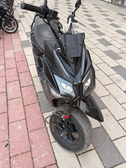 Skuter samuray srochna sotiladi