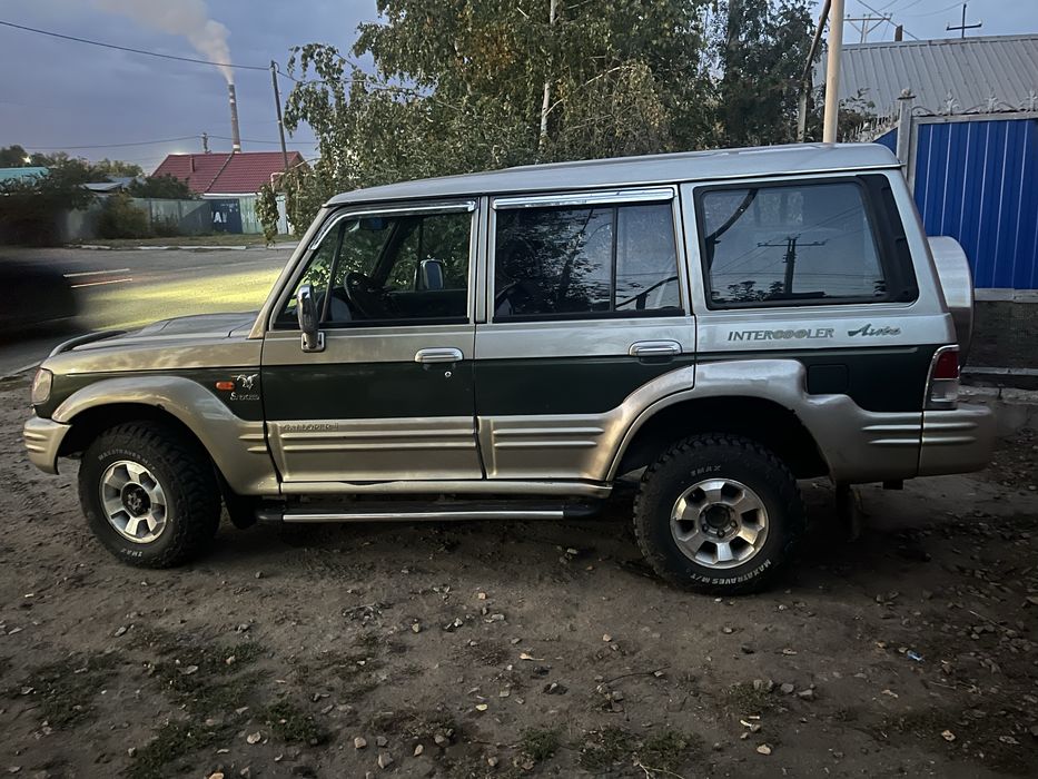 Hyundai Galloper 2