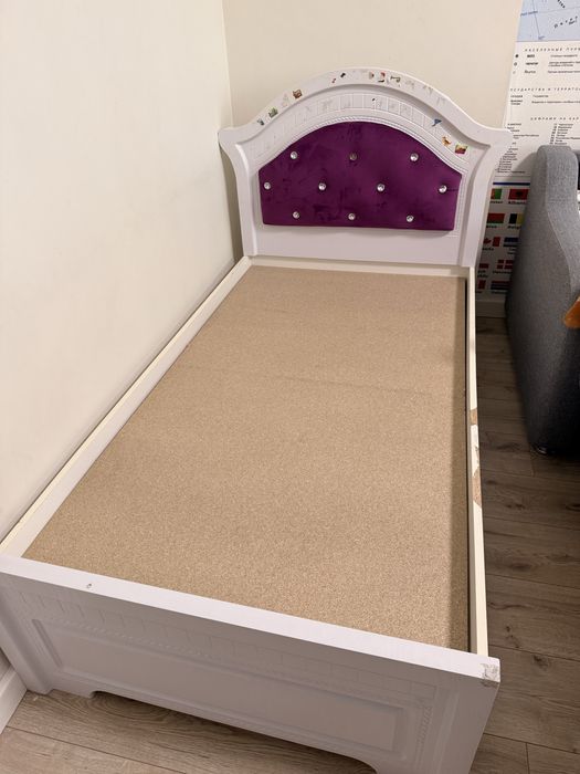 Продам кровать для девочек 160*90