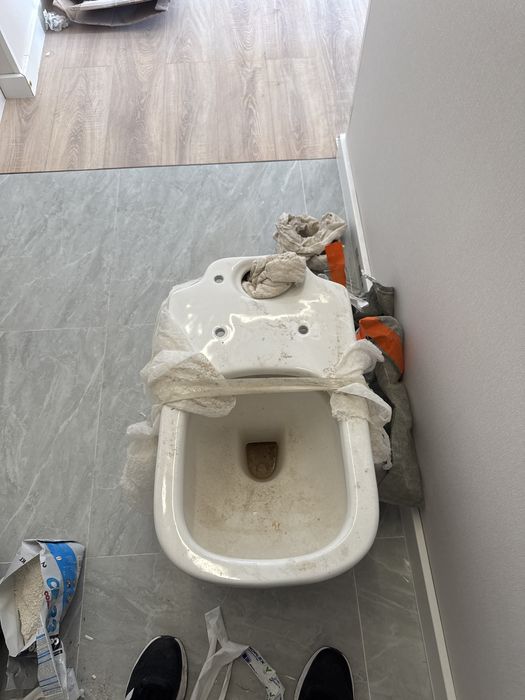 Продаю туалет БУ