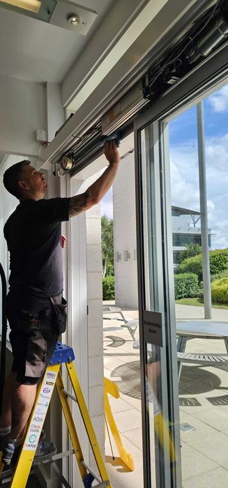 Service Rapid Pentru Porți, Uși Automate, Bolarzi  - Disponibili Acum