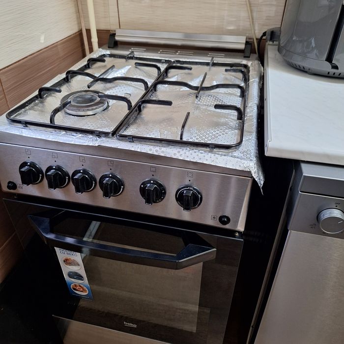 Aragaz Beko inox ,Hota Beko inox