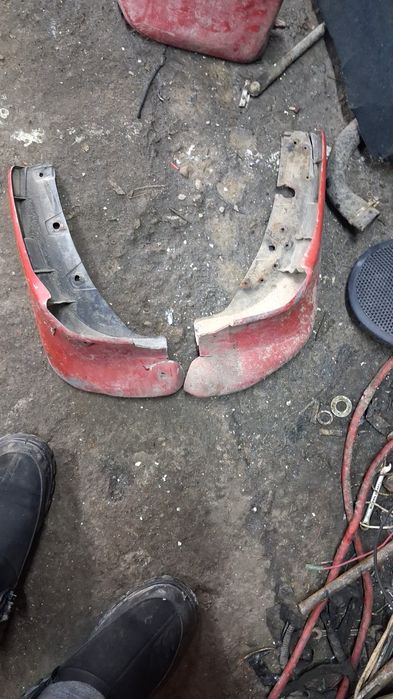 Мазда 323 на разбор