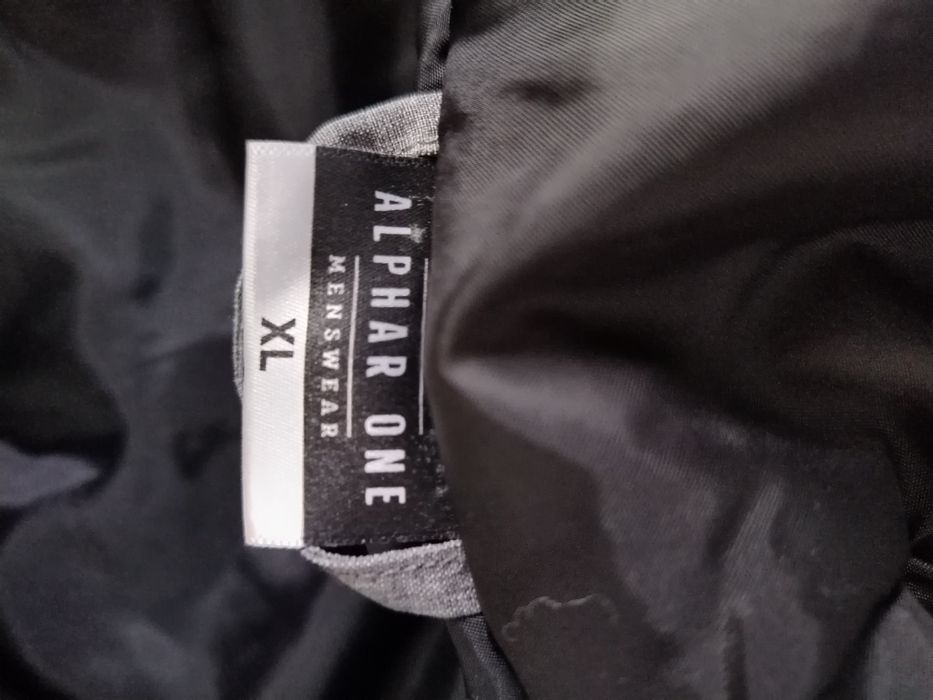 Geaca barbati marimea XL, purtata de 2 ori, in stare impecabila