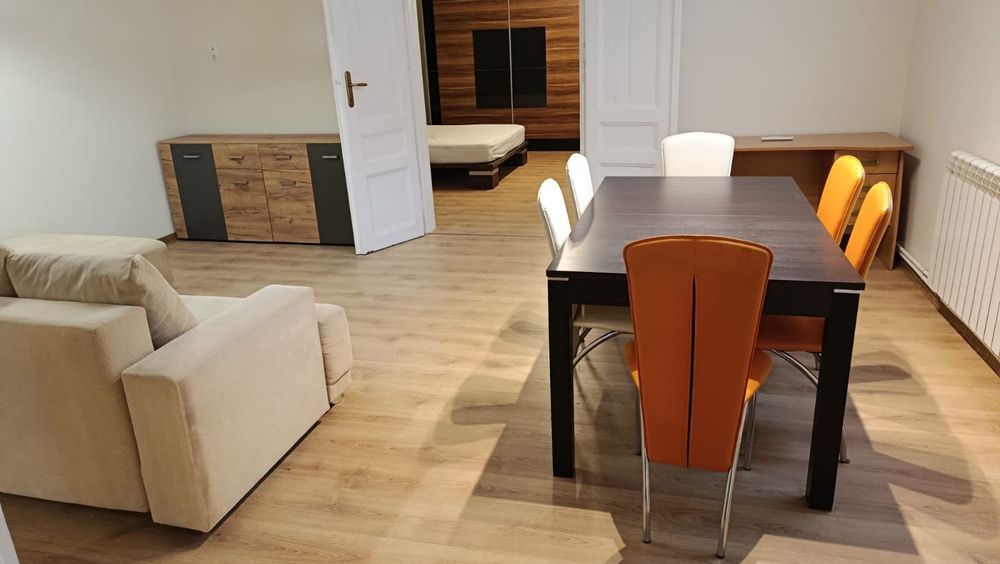 Inchiriez casă 3 camere  ultracentral (Mociulschi)