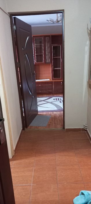 Închiriez garsoniera