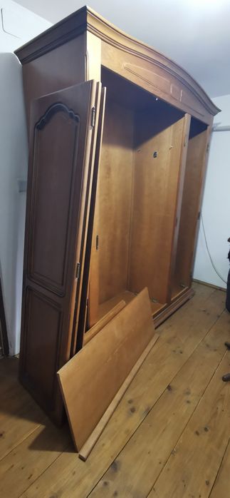 Dulap dormitor stil clasic, stejar auriu, foarte bine întreținut – negociabil