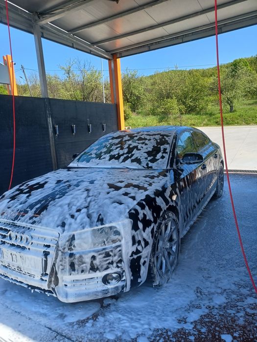 Vând Audi A5, an fabricație 2011, motor 2.0 TDI diesel, 170 CP, volan pe stânga.