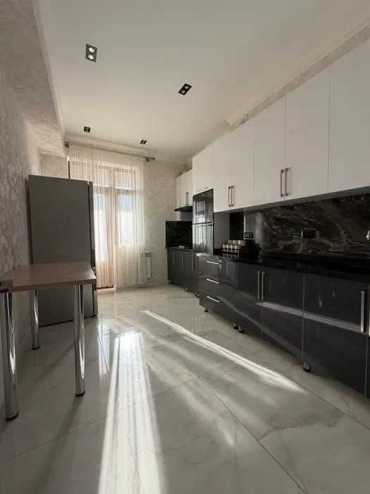 ;Qorasaroy‼️6хона квартира 236м2 дуплекс евро Сагбон эски Чинни завод