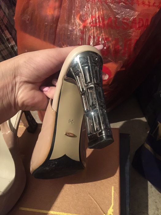 Продам босоножки