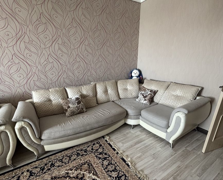 Продам диван угловой с креслом