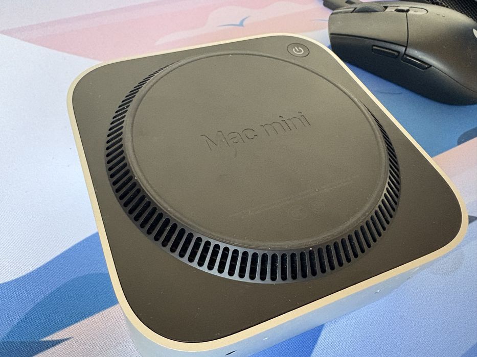 Продаю mac mini m4 16/256 мак мини