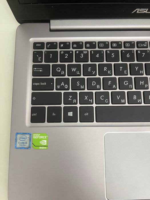 Продаю Asus ноутбук