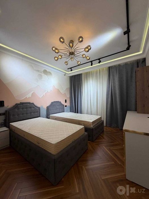 6 комнат Golden House Парисен