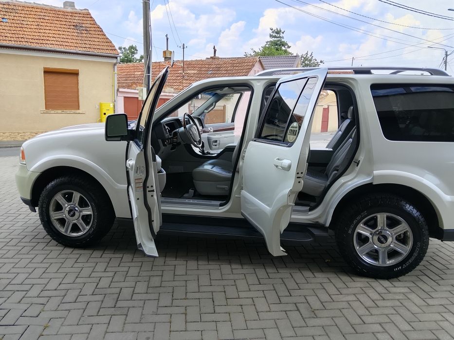 Vând Lincoln Aviator