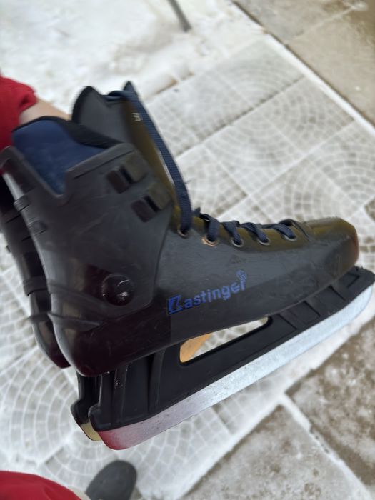 Продам коньки.