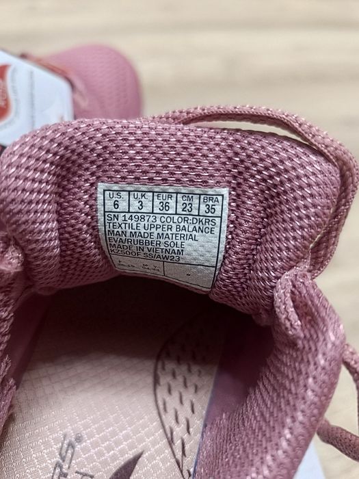 Skechers. Новые кроссовки на девочку