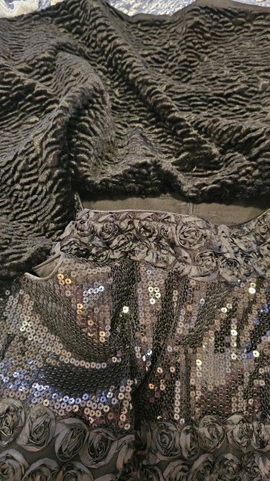 Луксозна дълга черна вечерна рокля