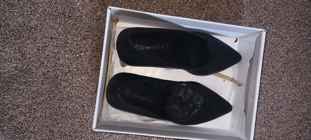 Обувки на марката  Тамарис