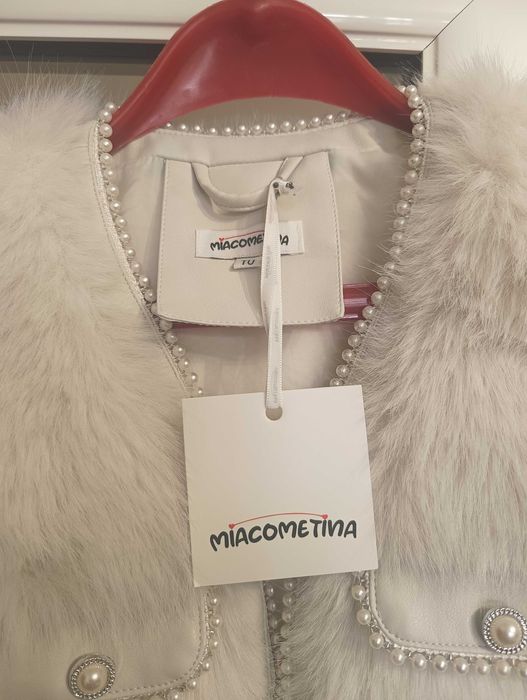 Нов пухен елек с перлички