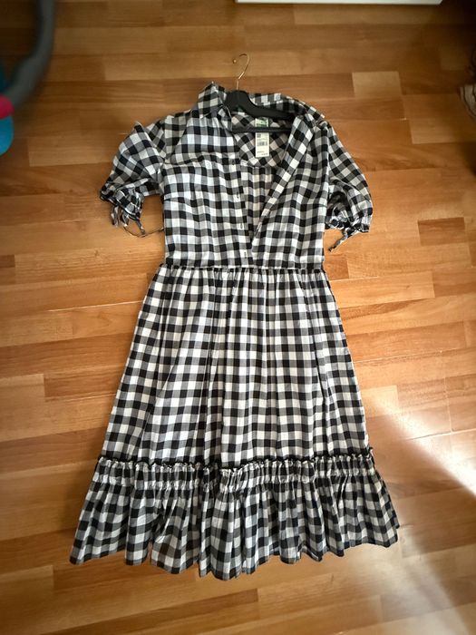 Рокля, нова с етикет,  маркa- United colors of beneton,атрактивна