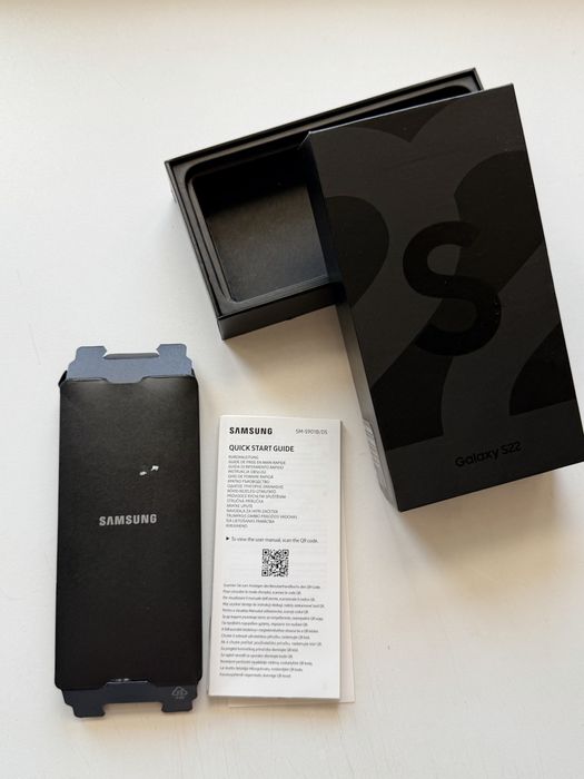 Samsung S22 qora rang