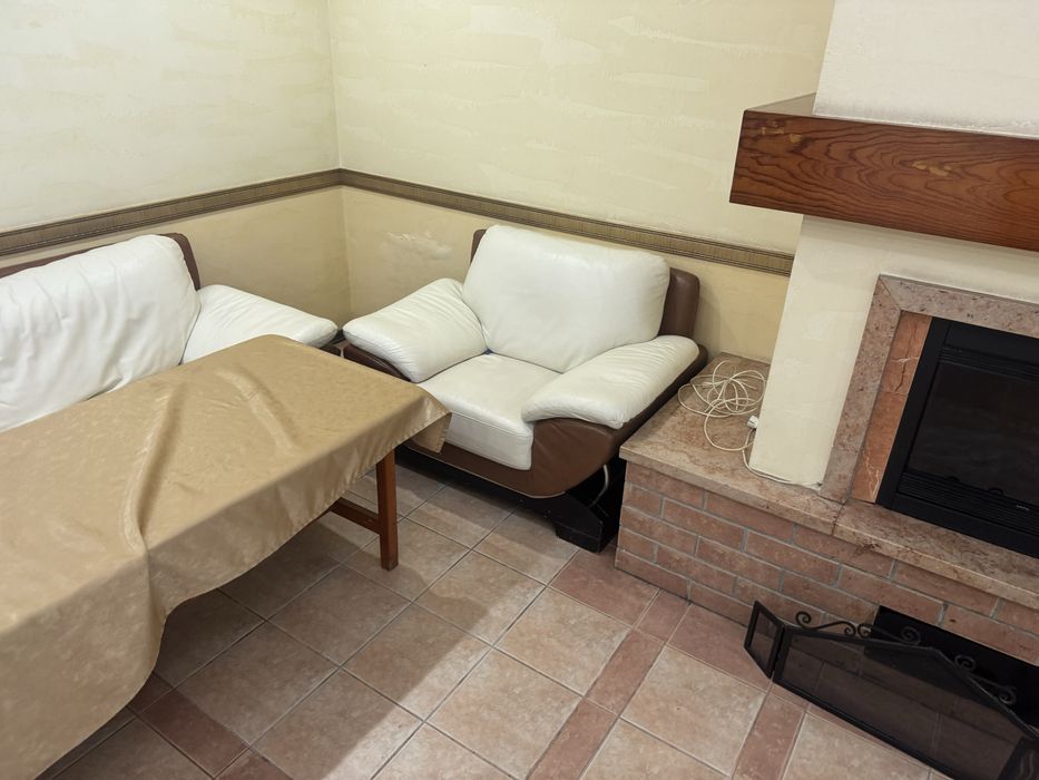 Кожанный диван.