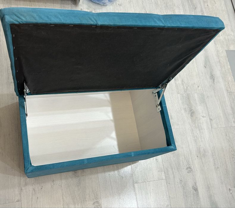 Диван + пуфик. Березевый цвет.