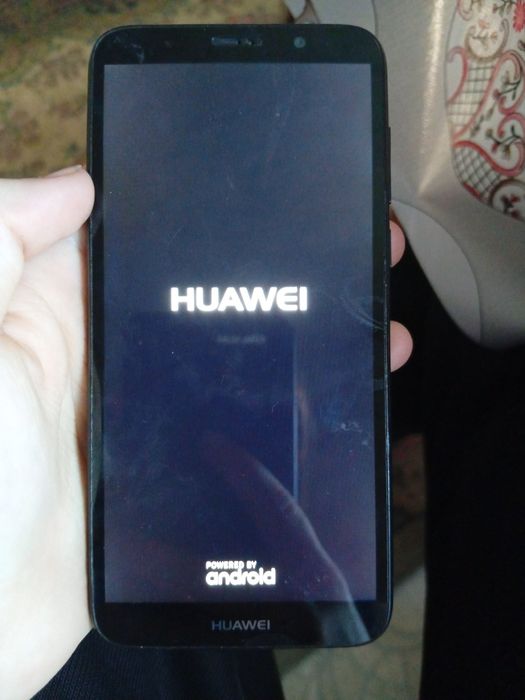 Телефон HUAWEI в нормальном состоянии