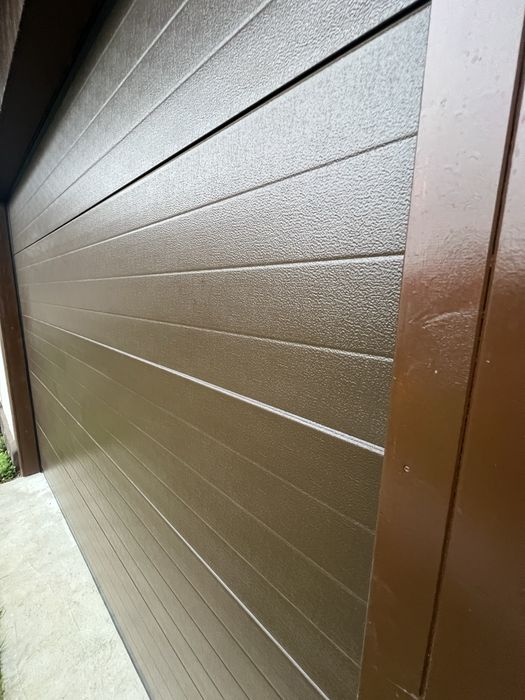 Usa garaj cu telecomanda