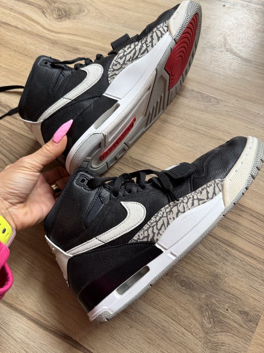 Оригинални кожени маратонки Jordan Legacy 312 „! 41